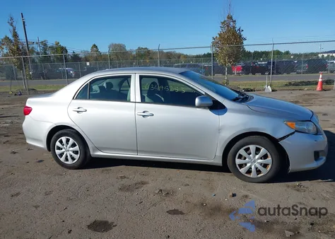 2010 Toyota Corolla Le z USA, uszkodzony, nr VIN 2T1BU4EEXAC257313